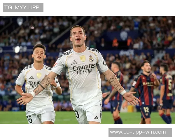 马卡报道马斯坦托诺已在B队注册皇马国王杯最多可再上三名B队球员 马卡报道马斯坦托诺已在B队注册皇马国王杯最多可再上三名B队球员