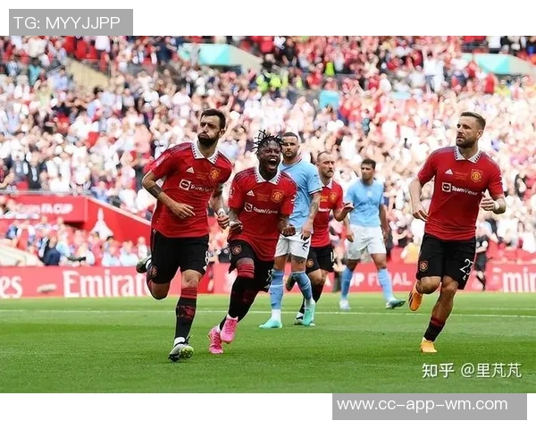 今日趣图：曼联先斩英超前2后斩足总杯冠军月最佳魔咒不存在！